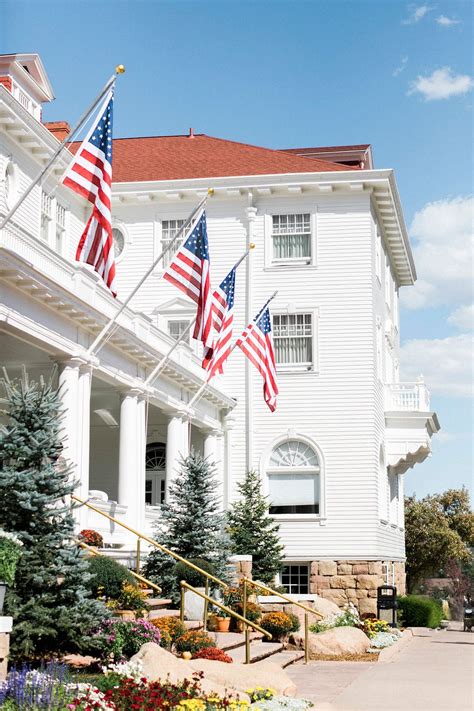 Colorado Hotel wedding inspired by the bride's love of gardening ...