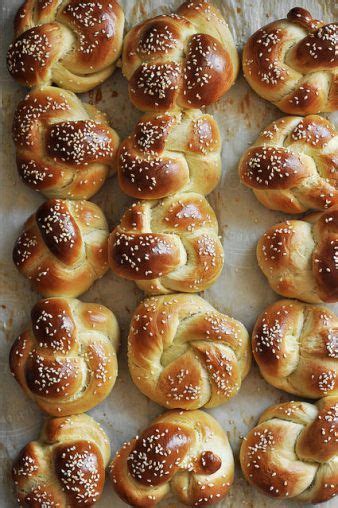 Mini Challah Rolls | Recipe | Challah rolls, Challah, Recipes