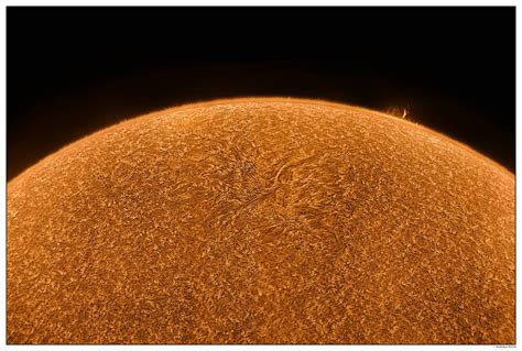 The Surface of the Sun, taken yesterday (15 feb), in amazing detail by ...