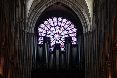 Notre Dame de Paris Cathedral window - www.weeklybangalee.com