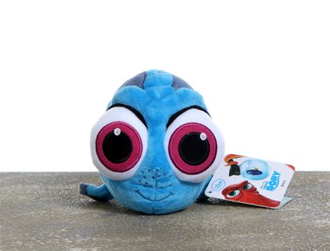 Dan the Pixar Fan: Finding Dory: Disney Store Baby Dory Plush