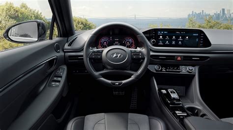 What is the interior of the 2022 Hyundai Sonata like? | Headquarter Hyundai