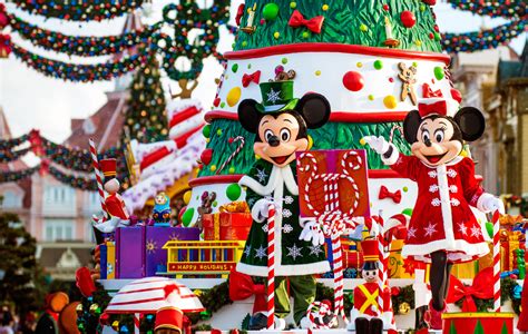 Christmas at Disneyland Paris Info & Tips - Disney Tourist Blog