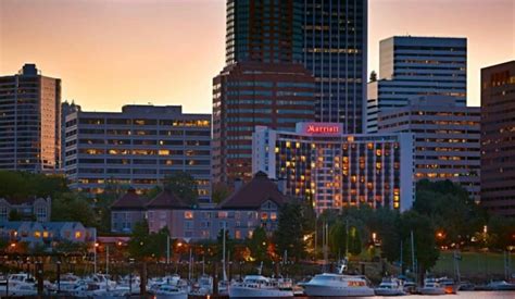 Top 9 Best Waterfront Hotels in Portland - GlobalGrasshopper