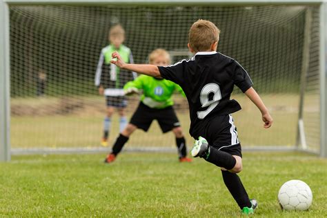 FOOTBALL AND FRUIT TO HELP SCHOOL KIDS GET ACTIVE | Supermarket News