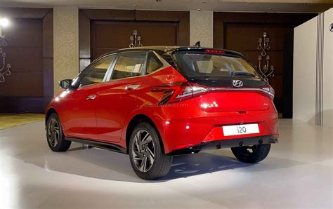 Top 5 Cool Features Of The Recently Launched 2021 Hyundai i20