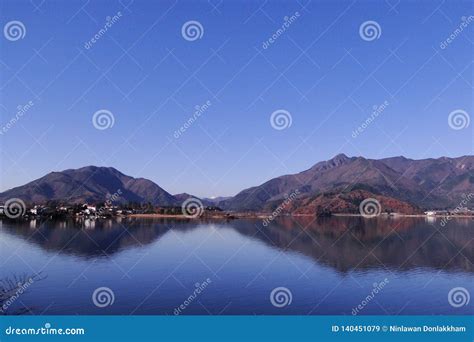 Lake Kawaguchi in autumn stock image. Image of autumn - 140451079