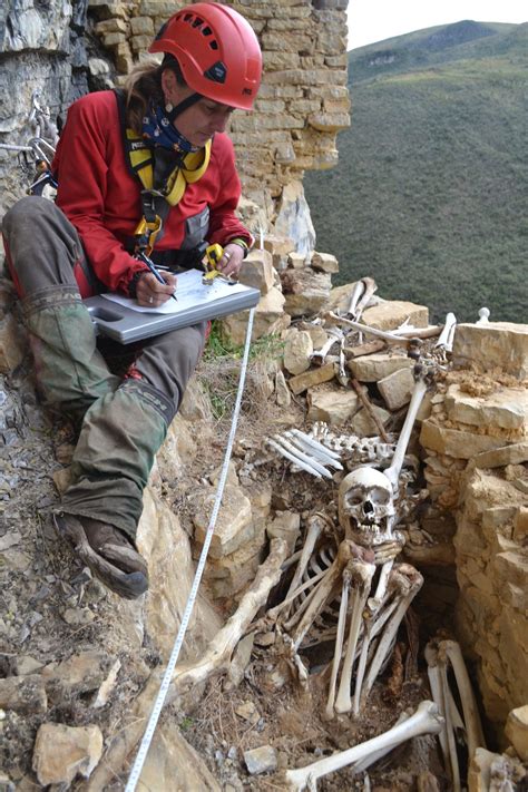 College of Sciences NewsVertical Archaeology Explores Tomb Secrets ...