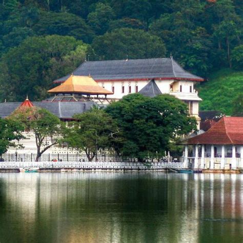 Temple of Tooth - Kandy - Airlines Crew Tours