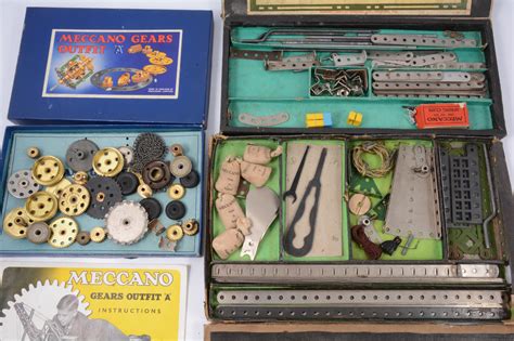 Lot 80 - Meccano sets