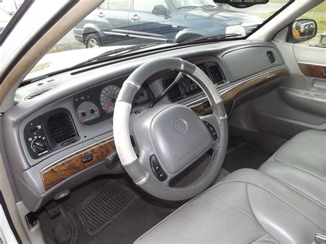 1998 Mercury Grand Marquis - Information and photos - MOMENTcar