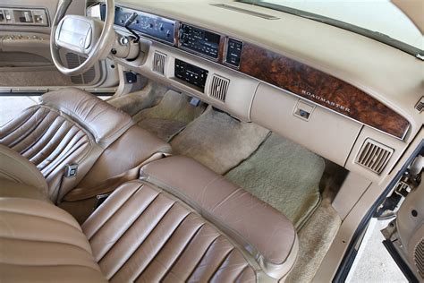 1993 Buick Roadmaster - Information and photos - MOMENTcar