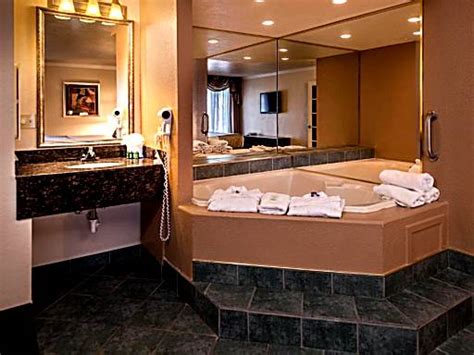 8 Hotel Rooms with Jacuzzi in Albuquerque - Anna's Guide