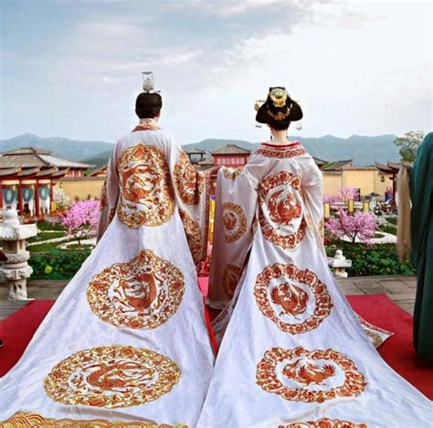 Racing Fashion: The Empress of China, beautiful costumes.