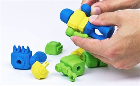 Cubify's 3D-printed toy robots take cues from Lego, sport ...