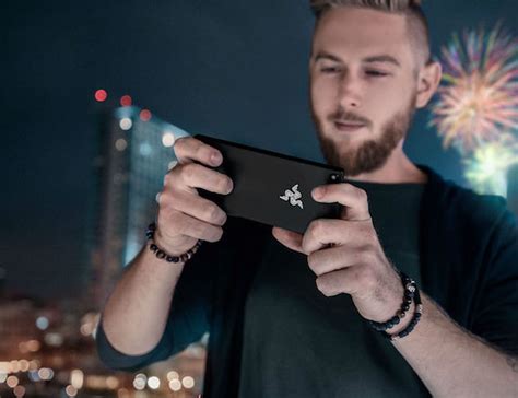 Razer Phone – Smartphone for Gamers | HolyCool.net