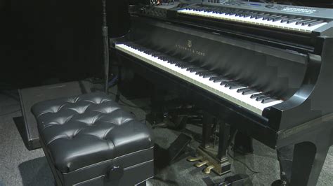 Piano used in Mister Rogers' Neighborhood donated to Manchester ...