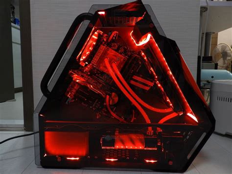 RED gaming pc | Gaming pc, Custom computer case, Gaming pc build