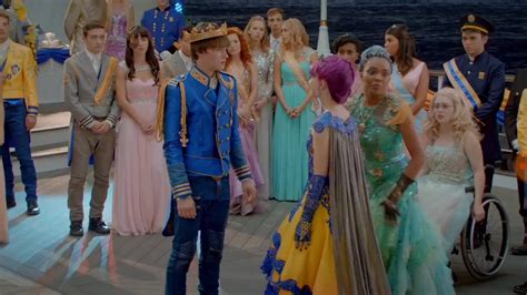 Descendants 2: Mal and Ben kiss - YouTube