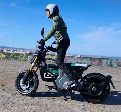 BMW CE 02: The Electric Scooter for the Urban Rider | Panorica