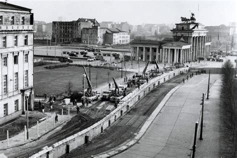 Remembering the night the Berlin Wall went up — and when it came down ...