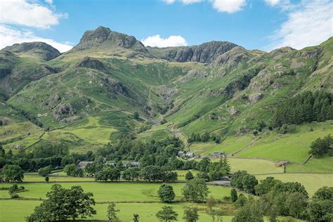 A view of the Langdale Valley in the English Lake District | Lake ...