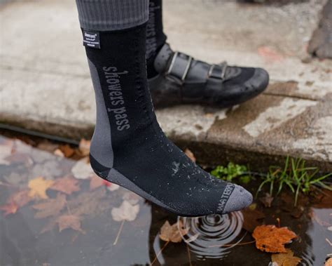 7 Best Waterproof Socks for an Active Lifestyle