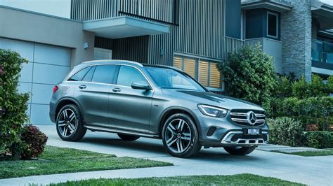 Mercedes-Benz GLC 300e review: Plug-in hybrid is clever and fuel ...