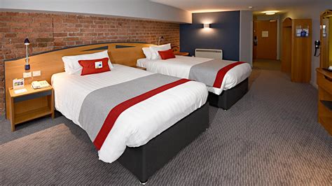 Holiday Inn Express Liverpool - Royal Albert Dock £57. Liverpool Hotel ...