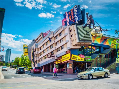 Clifton Hill Niagara Falls - 14 Photos to Inspire You to Visit