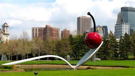 Spoonbridge and Cherry Sculpture - Braun Intertec