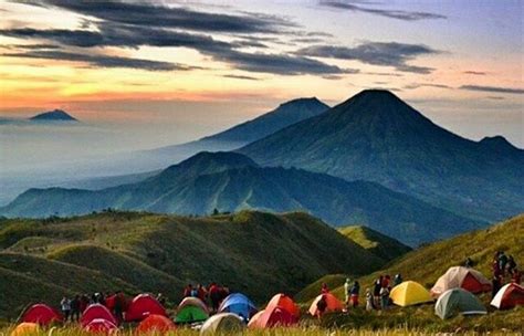 Cara Mendirikan Tenda Yang Tepat Saat Mendaki Gunung - Gunung