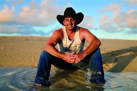 'A knockout experience': Lee Kernaghan announces huge QLD country music ...