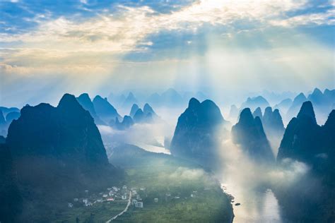 The China karst sinkhole with a well-preserved forest inside - Geographical