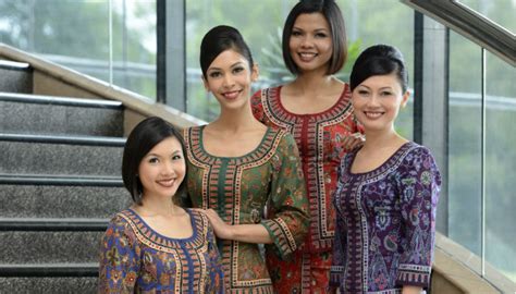 10 secrets you never knew about Singapore Airlines stewardesses ...