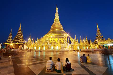 Shwedagon Pagoda Yangon - 99 Meter tall gold plated stupa