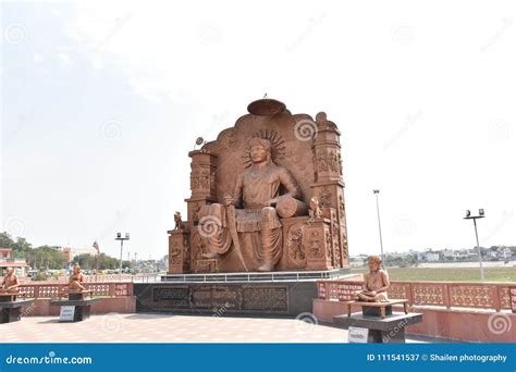 King Vikramaditya Statue, Ujjain. Madhya Pradesh Editorial Photography ...