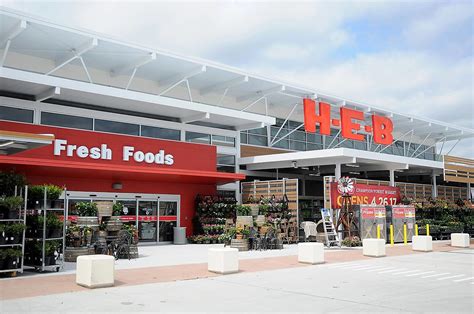 HEB Plans Huge Donation to South Plains Food Bank + 17 Others