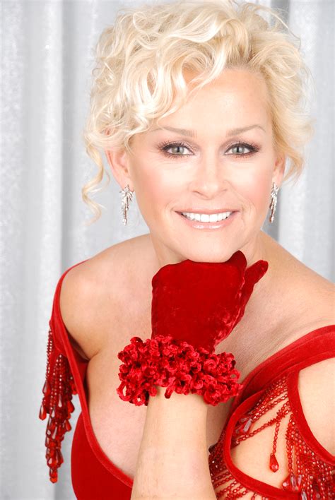 Lorrie Morgan Announces 2014 Enchanted Christmas Tour | Hometown ...