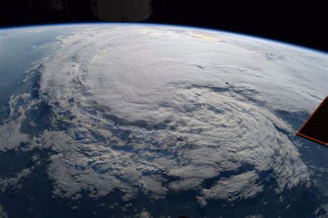 Hurricane Harvey satellite photos show a devastating storm making ...