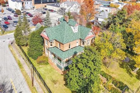 1898 Victorian In Salem Virginia — Captivating Houses