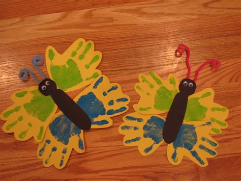 Spring Butterfly Handprint Craft | Preschool Crafts for Kids