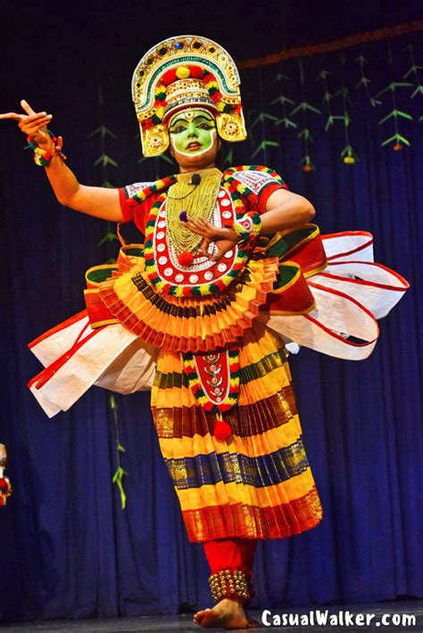 Ottan Thullal : A 300 Year Old Traditional Solo Dance & Drama Art Form ...