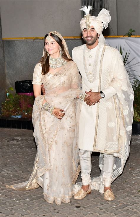 Alia Bhatt and Ranbir Kapoor in ivory outfits are drop-dead gorgeous in ...