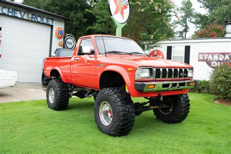 1983 Toyota Pickup SR5, Reg Cab 4x4, LIFTED on 35x14.5 Nitto ***NO ...