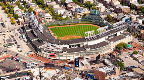 Wrigley Field in Chicago, Illinois | Expedia