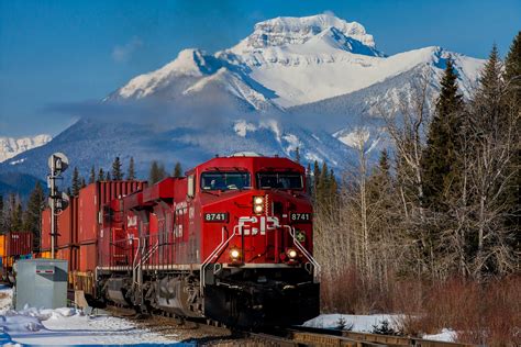 Engine 8741 through the Rocky Mountains | Christopher Martin Photography