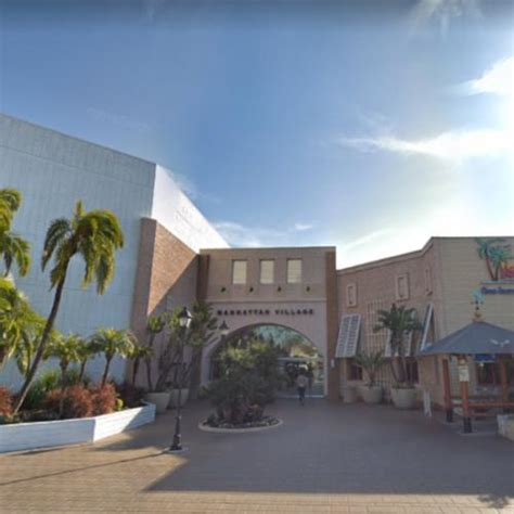 Manhattan Village Mall in Manhattan Beach, CA (Google Maps)