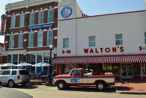 Downtown Bentonville - Wal-Mart Museum