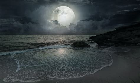 How Do Moons Affect The Tide? - Farmers' Almanac - Plan Your Day. Grow ...